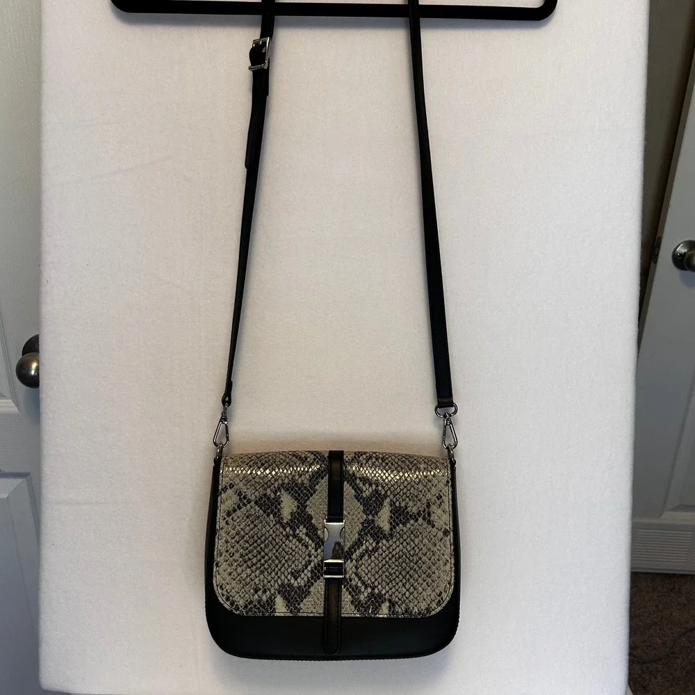 Valentina Fiore Genuine Leather Snake Embossed Crossbody Bag‎ Made in Italy